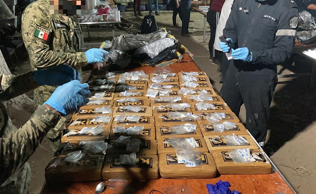SEMAR asegura cerca de 2 toneladas de cocaína en Manzanillo, Colima