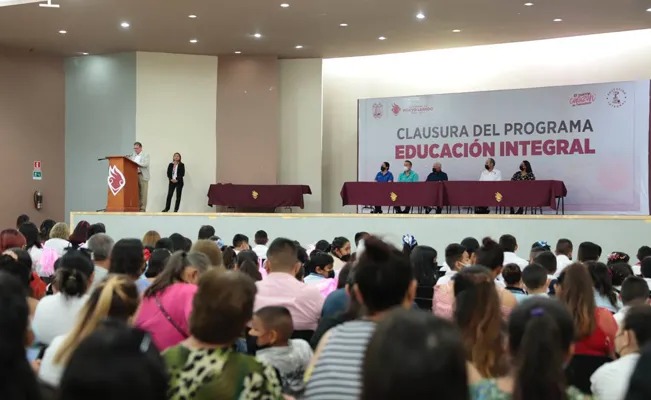 Beneficia Gobierno de NLD a 400 estudiantes con programa de Educación Integral