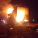 Se incendia tráiler que transportaba frituras y desata rapiña en Durango