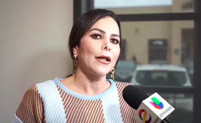 Invita Alcaldesa de NLD a disfrutar de espectáculos navideños y del encendido del pino