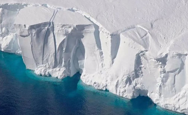 Iceberg 15 veces más grande que París se desprende de la Antártida
