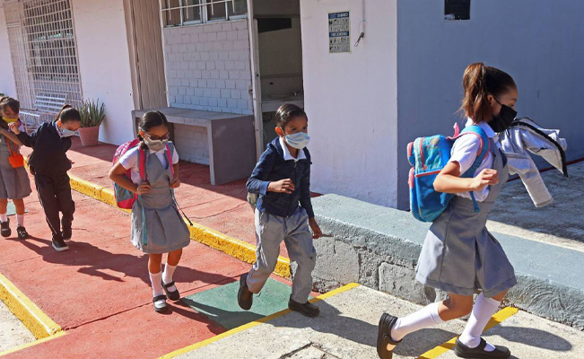 Este lunes regresan a clases más de 24 millones de alumnos en México