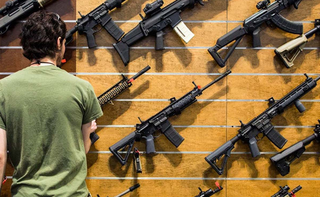 Illinois prohíbe la venta de armas semiautomáticas