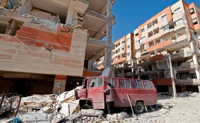 Potente sismo de 5.9 deja más de 800 heridos y al menos 3 muertos