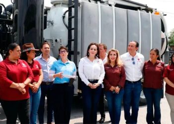 Presenta Alcaldesa Carmen Lilia Canturosas unidad de desazolve para fortalecer labor de COMAPA