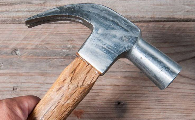 Alumno ataca con un martillo a su maestro por reprobarlo en Cárdenas, Tabasco