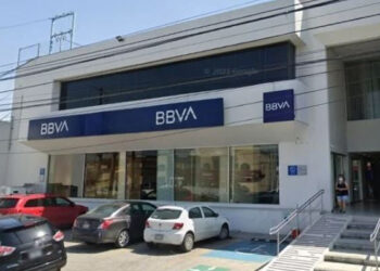 Hombre es despojado de 500 mil pesos que acababa de retirar de un banco en NL