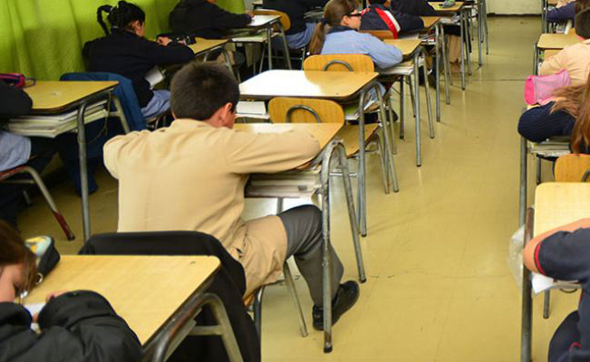 En Chile, arrestan a profesor de Primaria por dar droga a sus alumnos